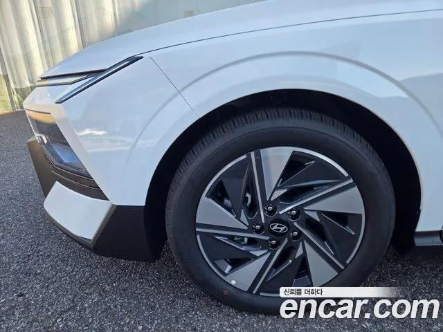 Hyundai Avante (CN8) — Фото автомобиля 5