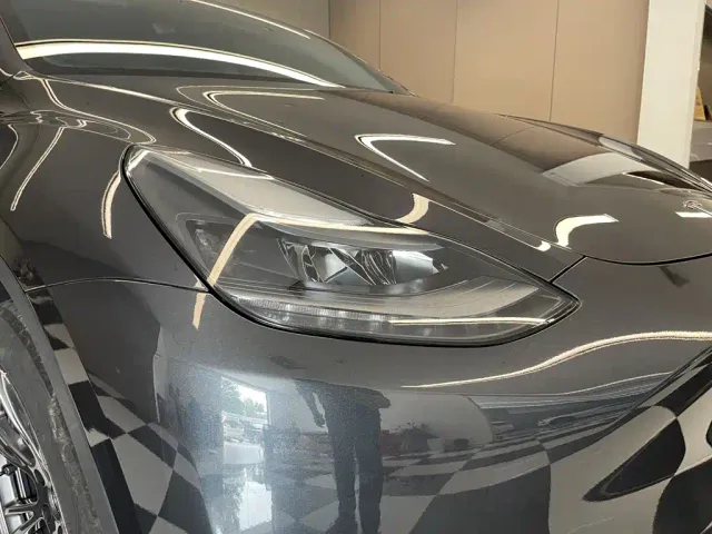 Tesla Model Y — Фото автомобиля 8