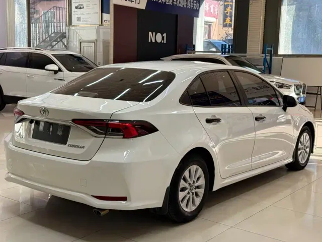 Toyota Corolla — Фото автомобиля 4