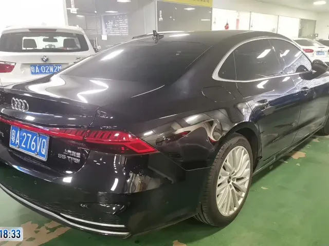 Audi A7L — Фото автомобиля 2