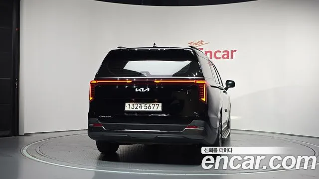 Kia Carnival Generation 4 — Фото автомобиля 4