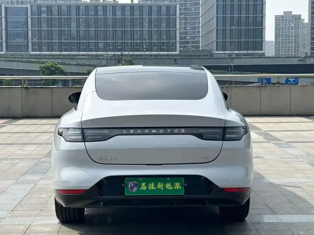 Leapmotor C01 — Фото автомобиля 4