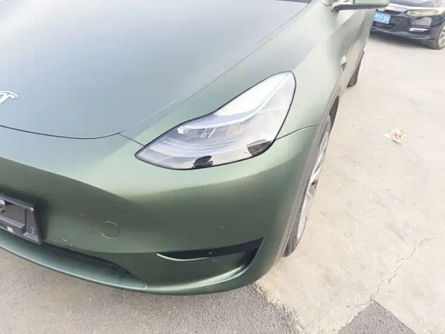 Tesla Model Y — Фото автомобиля 23