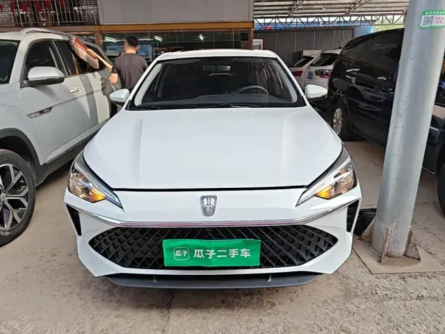 Roewe i5 — Фото автомобиля 2