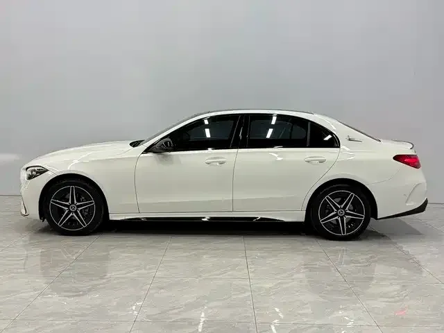 Mercedes-Benz C-Class — Фото автомобиля 2