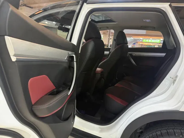 Geely Binyue — Фото автомобиля 6