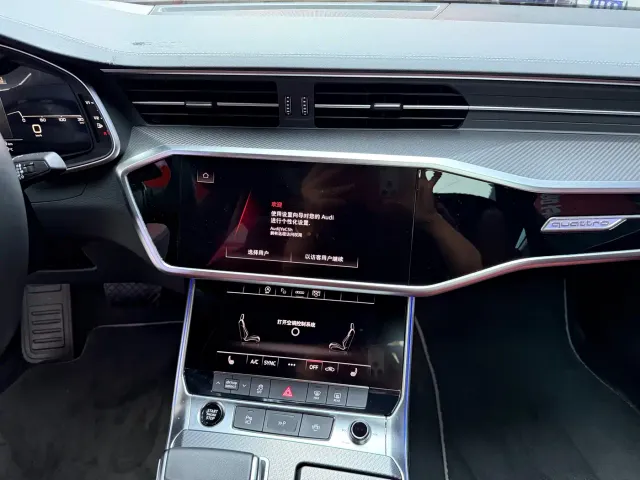 Audi A7L — Фото автомобиля 11