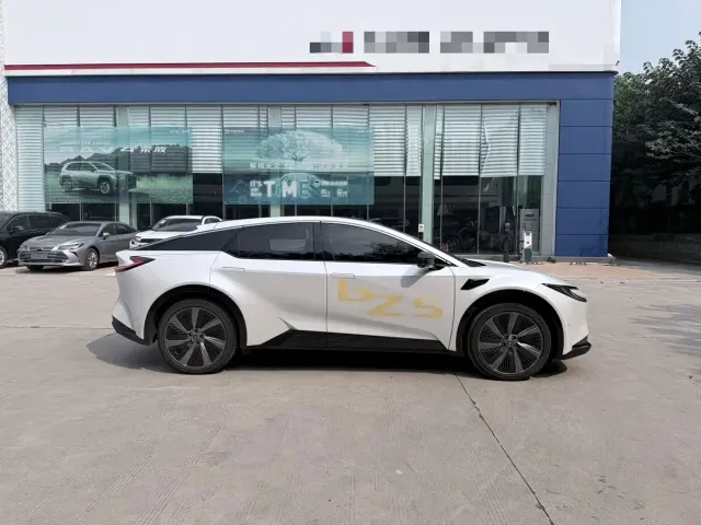 Toyota bZ5 — Фото автомобиля 7