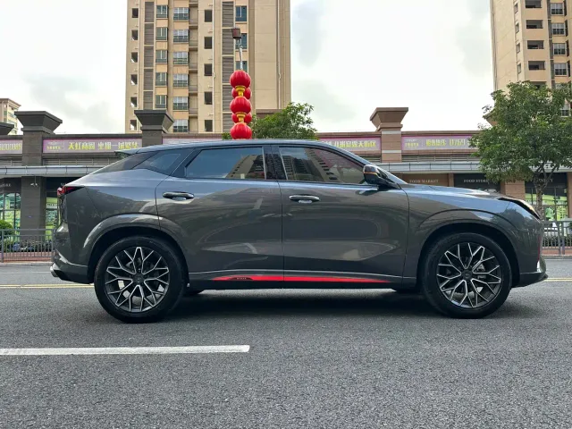 Changan Z6 — Фото автомобиля 7