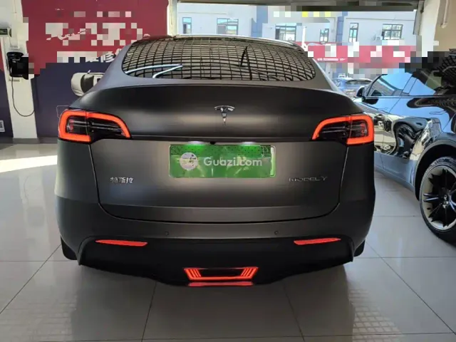 Tesla Model Y — Фото автомобиля 5