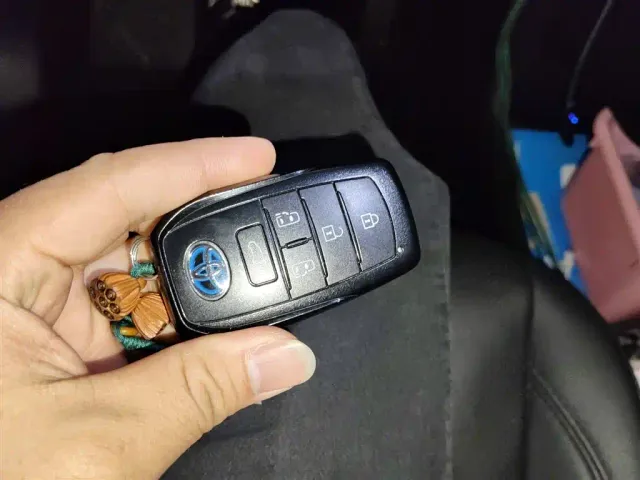 Toyota Granvia — Фото автомобиля 11
