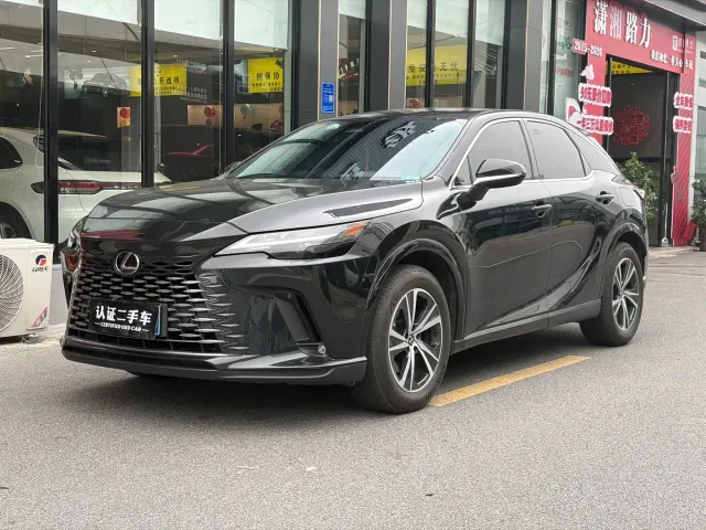Фотография автомобиля — Lexus RX