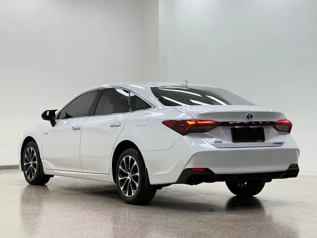 Toyota Avalon — Фото автомобиля 6
