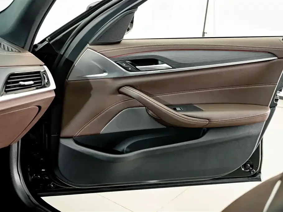 BMW BMW 5 Series 2022 Facelift 530Li Leading M Sport Package — Фото автомобиля 15