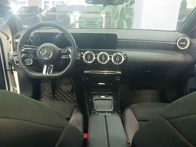 Mercedes-Benz A-Class — Фото автомобиля 9
