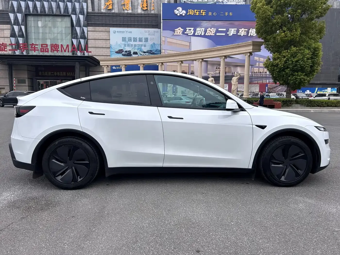 Tesla Model Y 2026 Facelift Long Range Rear-Wheel Drive — Фото автомобиля 12