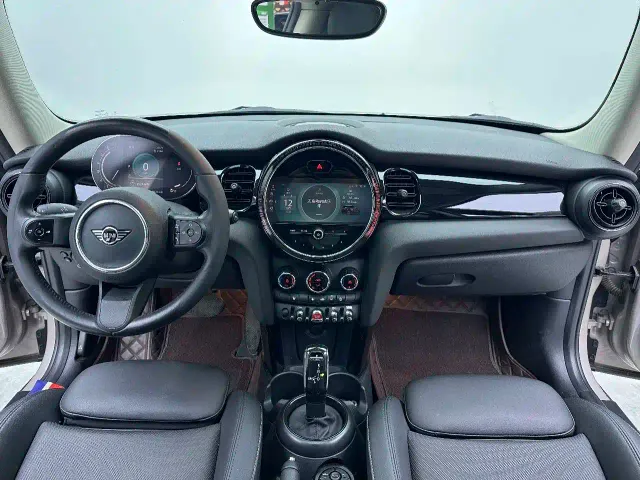 MINI Hatch — Фото автомобиля 11