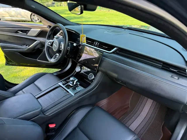 Jaguar XFL — Фото автомобиля 14