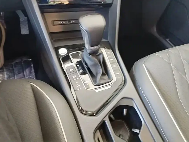 Volkswagen Tiguan L PHEV — Фото автомобиля 13