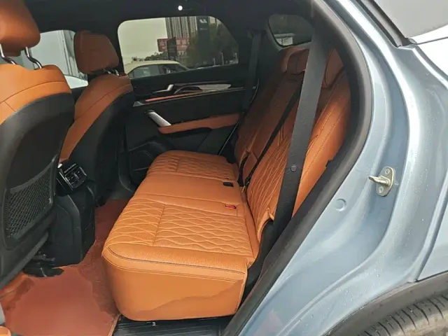 BYD Tang — Фото автомобиля 16