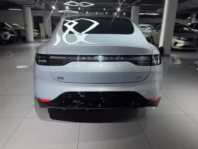 Leapmotor C01 — Фото автомобиля 3