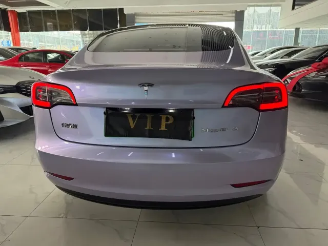 Tesla Model 3 — Фото автомобиля 8