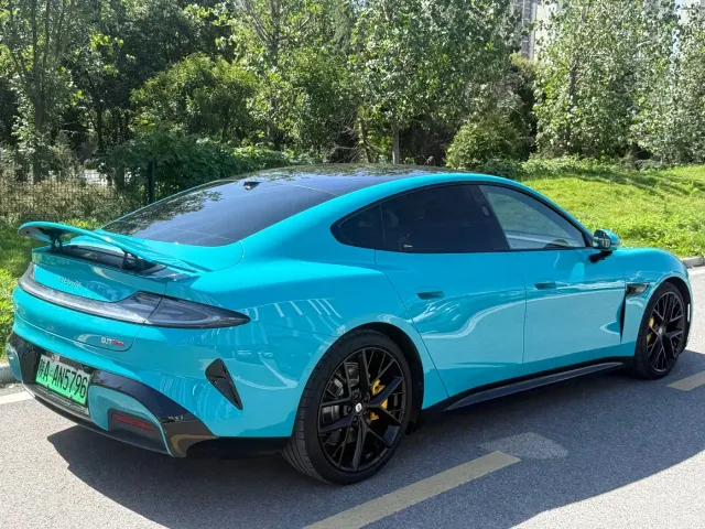 Xiaomi SU7 — Фото автомобиля 17