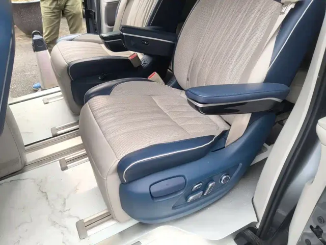 Roewe iMAX8 — Фото автомобиля 18