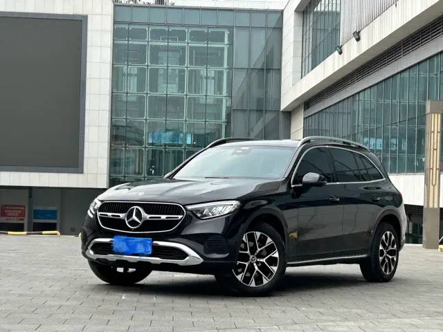 Фотография автомобиля — Mercedes-Benz GLC-Class