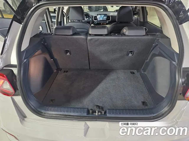 Hyundai Venue — Фото автомобиля 10