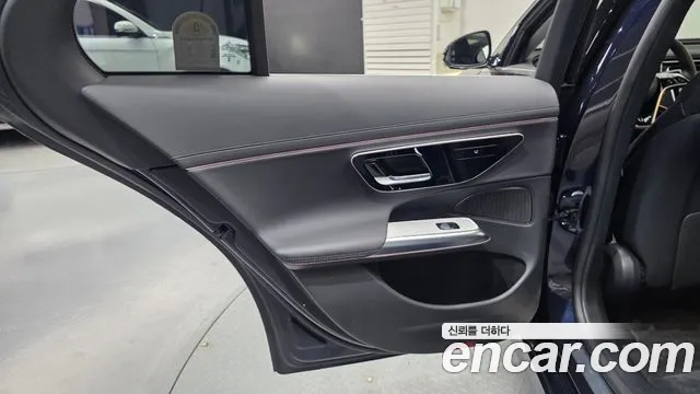 Mercedes-Benz E-Class — Фото автомобиля 21