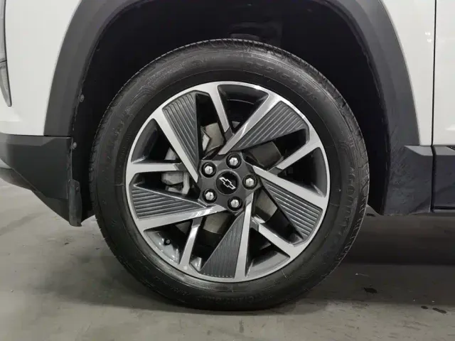 Chevrolet Equinox Plus — Фото автомобиля 17
