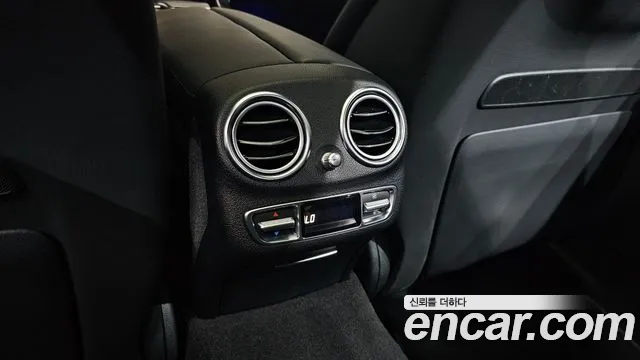 Mercedes-Benz E-Class — Фото автомобиля 29
