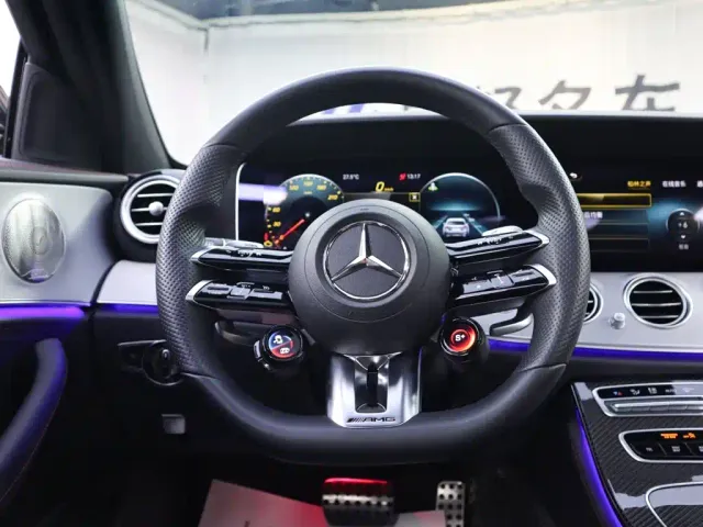 Mercedes-Benz E-Class AMG — Фото автомобиля 13