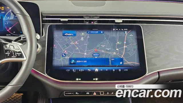 Mercedes-Benz E-Class — Фото автомобиля 14