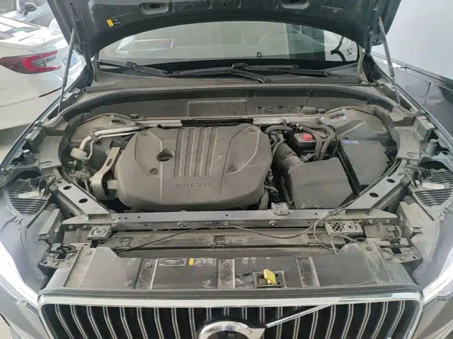 Volvo XC60 — Фото автомобиля 19