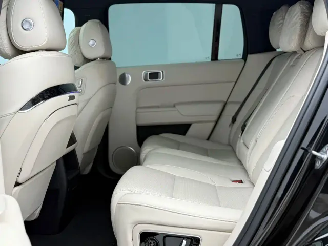 Li Auto L7 — Фото автомобиля 15