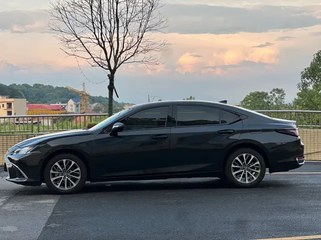 Lexus ES — Фото автомобиля 3