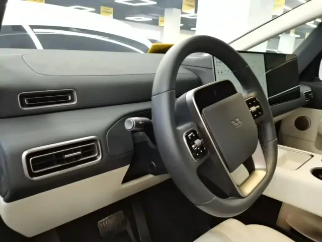 Li Auto MEGA — Фото автомобиля 9