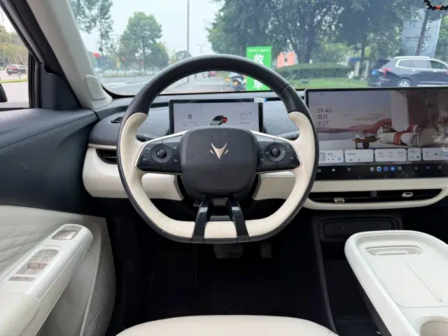 Arcfox T1 — Фото автомобиля 14
