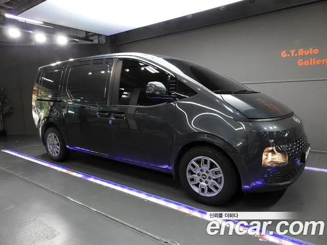 Фотография автомобиля — Hyundai Staria