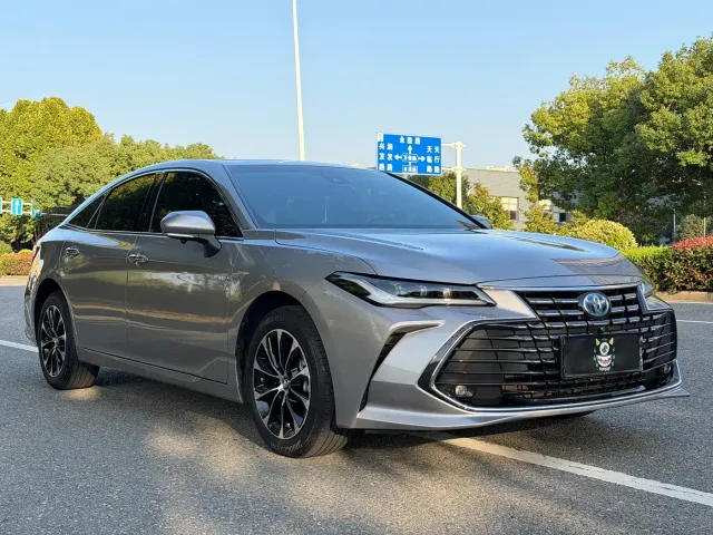 Toyota Avalon — Фото автомобиля 3