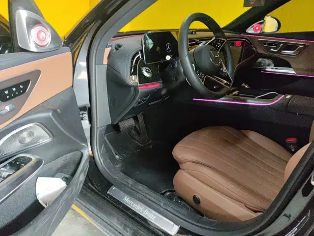 Mercedes-Benz E-Class — Фото автомобиля 2