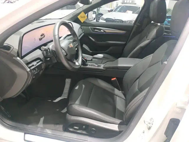 Cadillac CT5 — Фото автомобиля 14