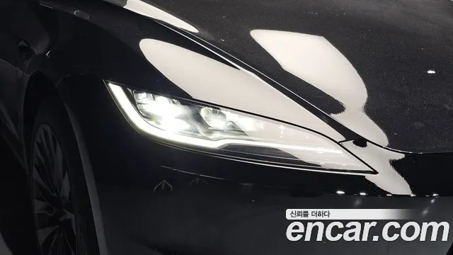 Tesla Model 3 — Фото автомобиля 18