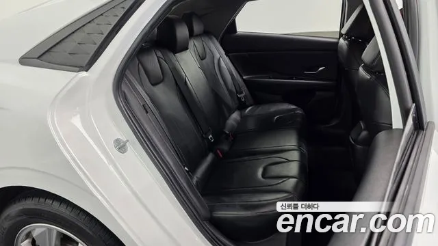 Hyundai Avante CN7 — Фото автомобиля 18