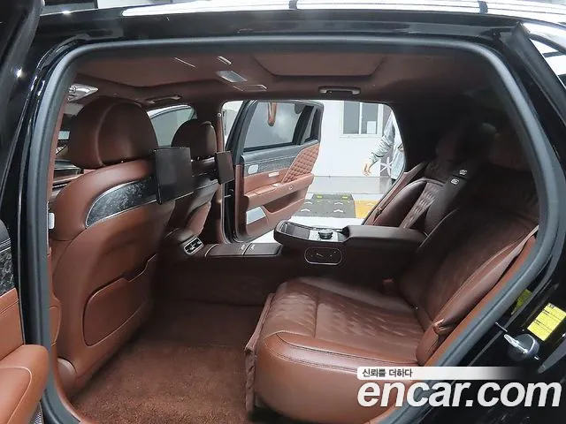 Genesis G90 Бензин 3.5 Turbo e-S/C AWD LWB — Фото автомобиля 9
