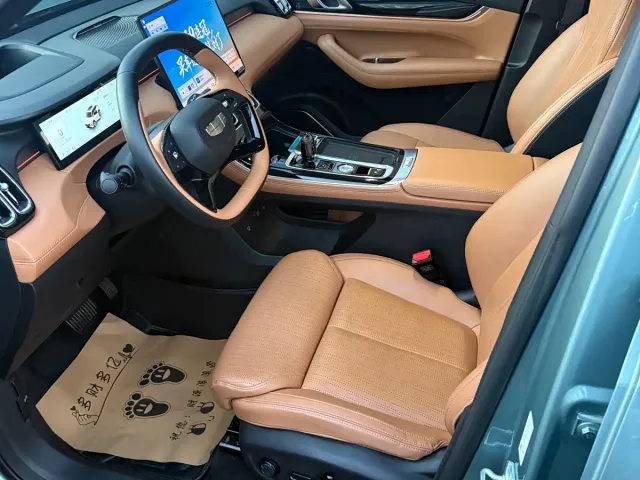 Geely Boyue L — Фото автомобиля 3