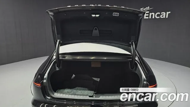 Hyundai Grandeur Grandeur (GN7) 2.5 Бензин 2WD — Фото автомобиля 20
