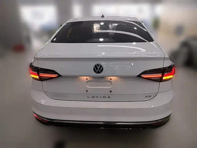Volkswagen Lavida — Фото автомобиля 7